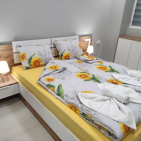 Uptown Funk Apartment Русе Екстериор снимка